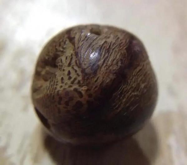 沉水扭絲紅土沉香節珠