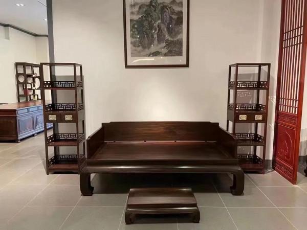 大紅酸枝（交趾黃檀）精品全獨板羅漢床