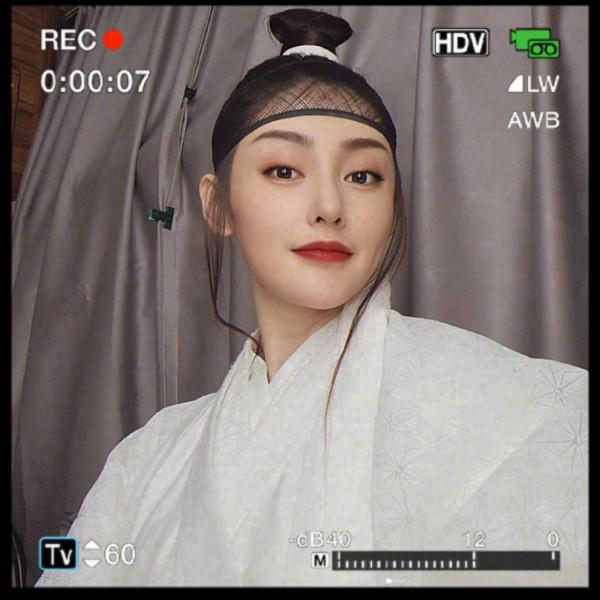 張天愛發照告別《雪中悍刀行》一身白衣清爽有型