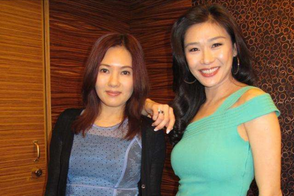 張慧儀：兩段感情失敗後，50多歲未婚未孕，收養患病孤兒相依為命