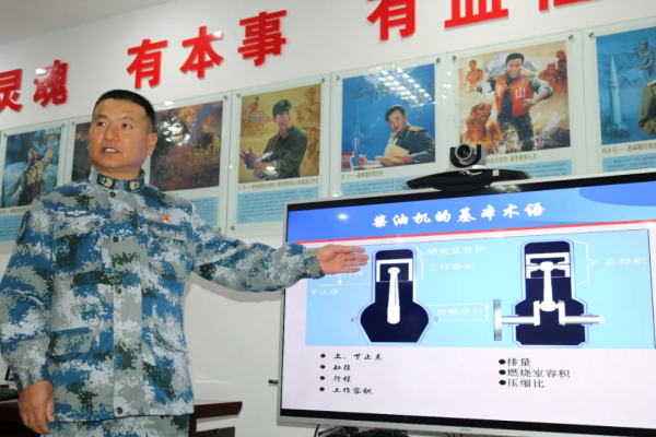 路迢迢、沙漫漫，見證戈壁一座雷達站裡的愛情故事……