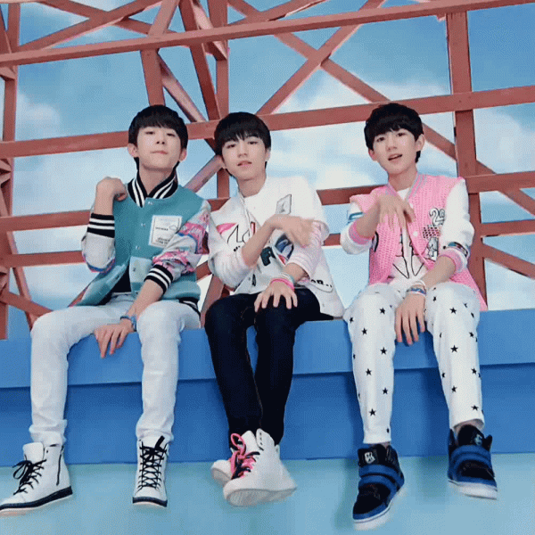 易烊千璽的“涅槃重生”:那些打不死的嘲笑和謾罵,都將讓他變強 易烊千璽的“涅槃重生”:那些打不死的嘲笑和謾罵,都將讓他變強