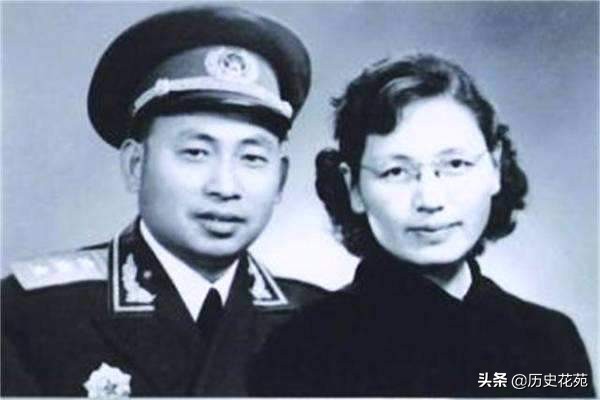 他15歲就當紅軍連長，20歲當師長，建國後以鐵腕手段清剿土匪