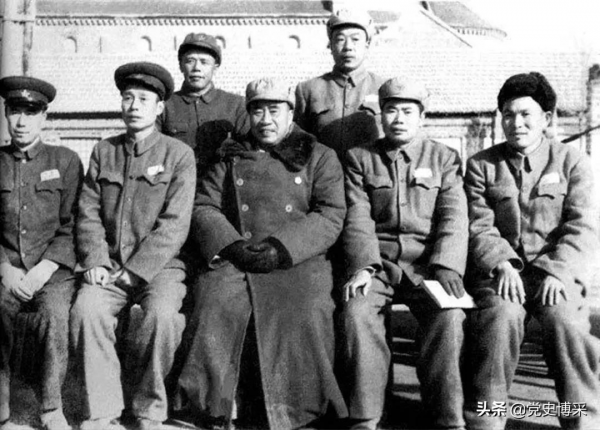 開國中將，帶出韓先楚劉震兩位開國上將，曾救徐海東一命，遊擊陝南令毛澤東刮目相看