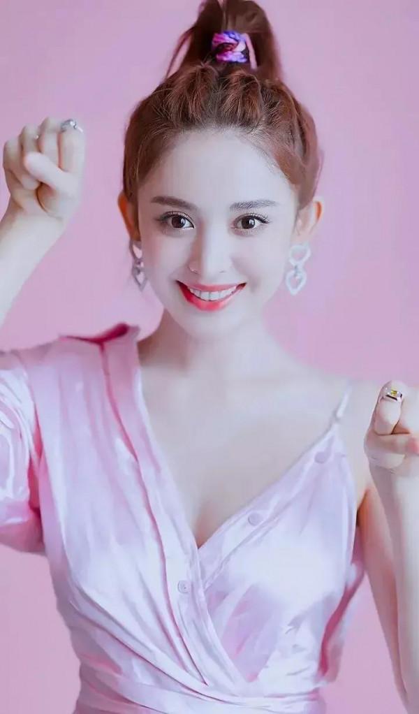 嫵媚動人的娜扎