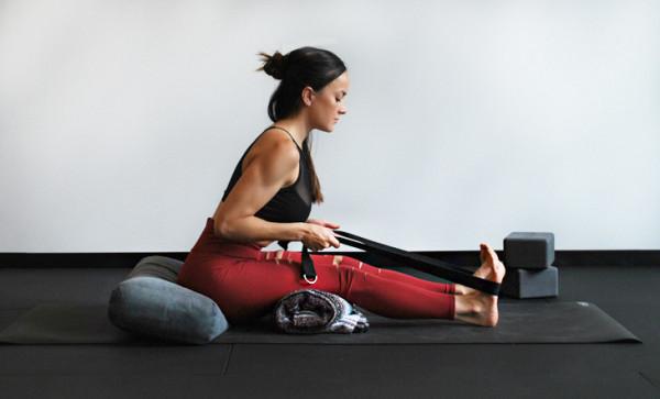 乾貨分享：2個方法，徹底解決瑜伽前屈中的弓背問題