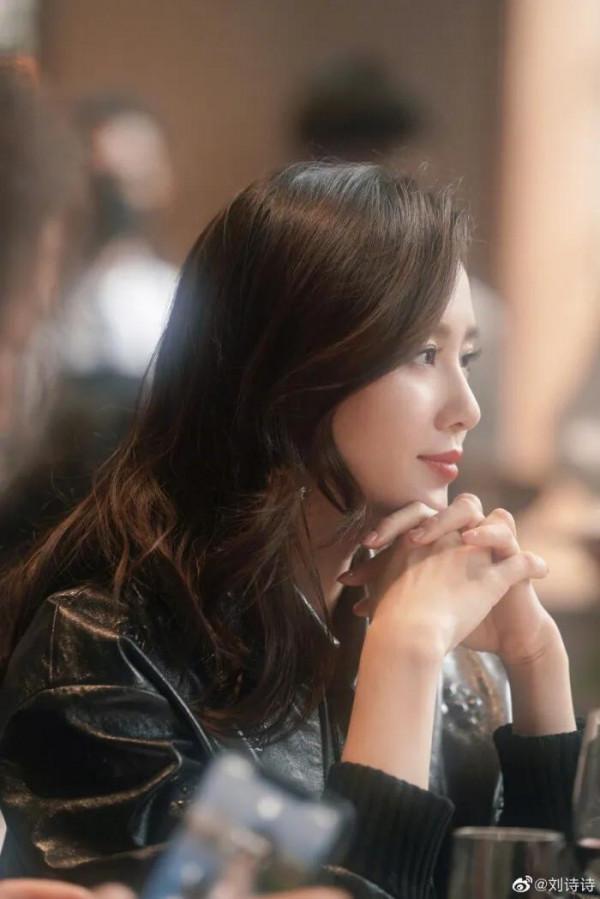劉詩詩近照太驚豔,面板粉嫩如18歲 劉詩詩近照太驚豔,面板粉嫩如18歲