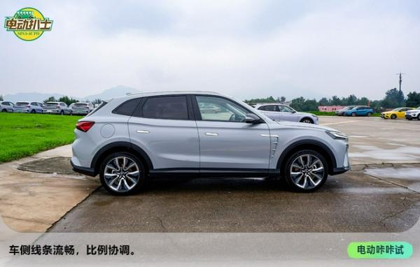 底盤緊 轉向精 場地試駕R汽車MARVEL R