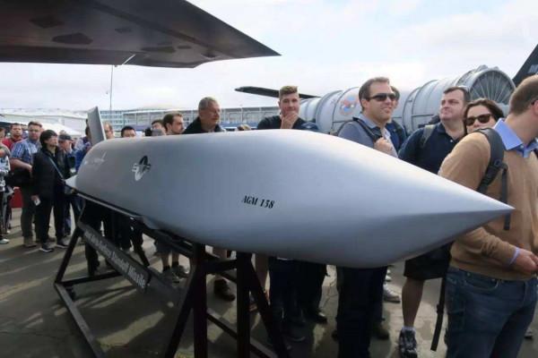 齊射240枚隱身導彈！大型艦隊一次搞定，這就是美式飽和攻擊