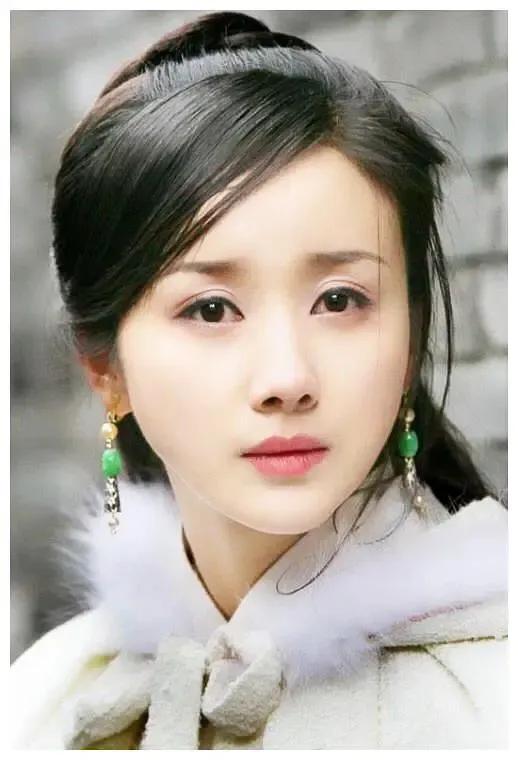 單看一般般，演起戲卻總能豔壓，這6位女星，妥妥的演技帶飛顏值