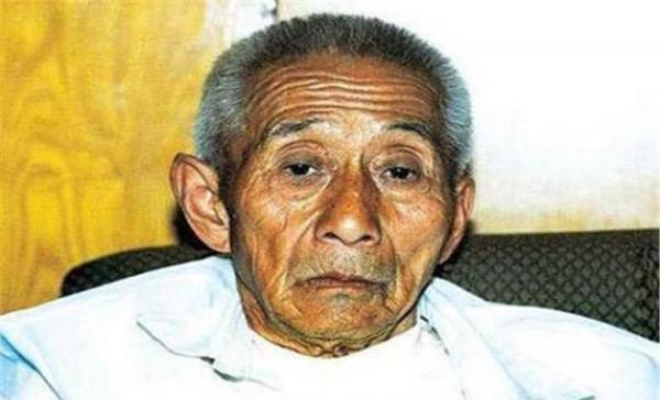 河南老漢收留日本兵47年，等他回國後，是如何對待老人的？