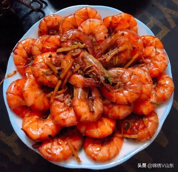 週末精心準備12道家宴硬菜，道道經典美味，備受家人的歡迎