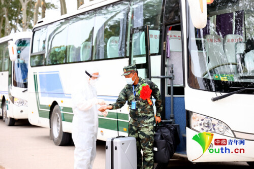 新兵入伍第一天：爸媽，戰友對我都挺好