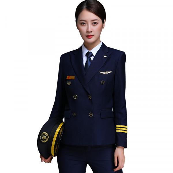 美國王牌飛行員金貝麗：後來為何成為中國首位美籍女機長？