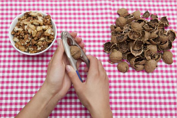 核桃補腦?紅糖補血?這5個“養生謠言”,很多人信以為真 核桃補腦?紅糖補血?這5個“養生謠言”,很多人信以為真