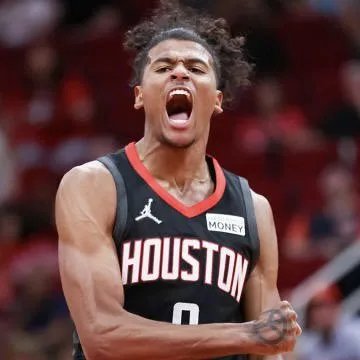 杰倫-格林10中3得到10分2板3助，KPJ10中3得到9分6板8助