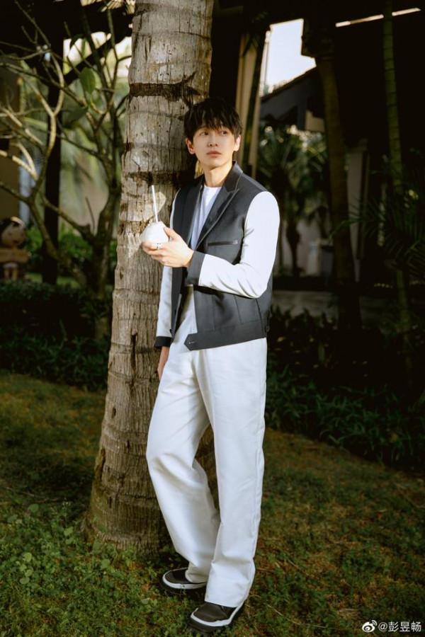 又見神劇!鹿晗VS彭昱暢,劇版《一人之下》 又見神劇!鹿晗VS彭昱暢,劇版《一人之下》