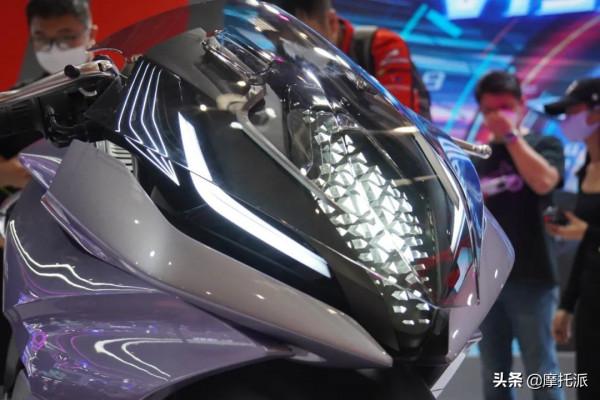 摩展新彩蛋:國內最大仿賽車型傑迪VISION K750亮相 摩展新彩蛋:國內最大仿賽車型傑迪VISION K750亮相