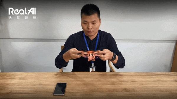 “看到小鵬汽車的門店，請繞著走……”