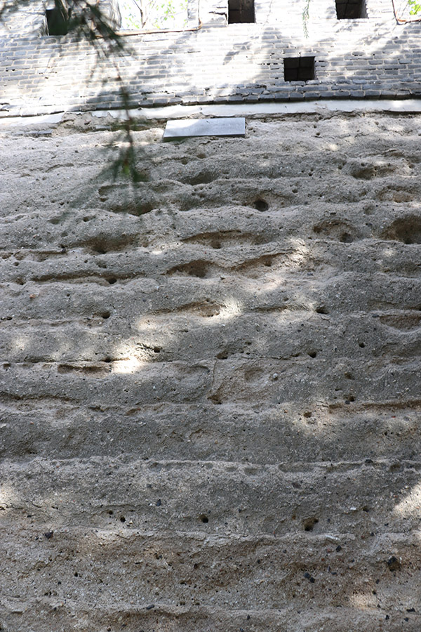 許世友被難住14天沒打下縣城，小班長一根竹竿一個滑輪，一天拿下