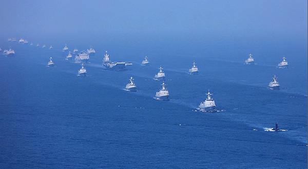 1994年中美黃海對峙：蘇27撞向F14，殲8鎖定美航母，耗時72小時