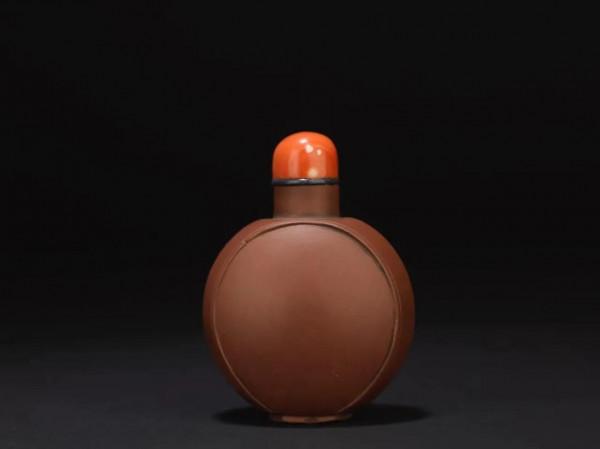 匯聚何心舟、王東石等名家精品，紫砂胎鼻菸壺首次集中亮相拍賣