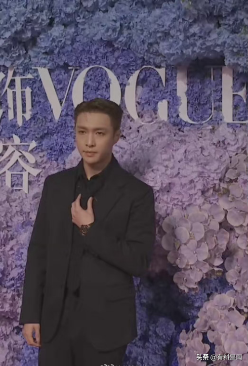 明星紅毯生圖:湯唯驚豔全場,楊冪裙子成敗筆,宋茜大型翻車現場 明星紅毯生圖:湯唯驚豔全場,楊冪裙子成敗筆,宋茜大型翻車現場