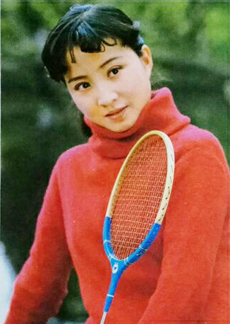 80年代美女影星高英,從紅極一時到迴歸平淡,她這樣的選擇對嗎? 80年代美女影星高英,從紅極一時到迴歸平淡,她這樣的選擇對嗎?