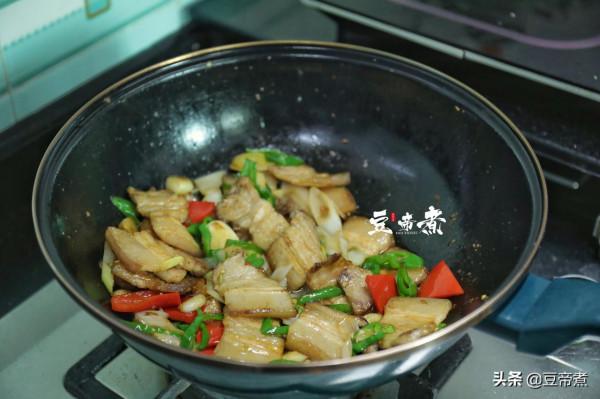 最好吃的菜，來自媽媽的手藝，這一道回鍋肉實在是愛了