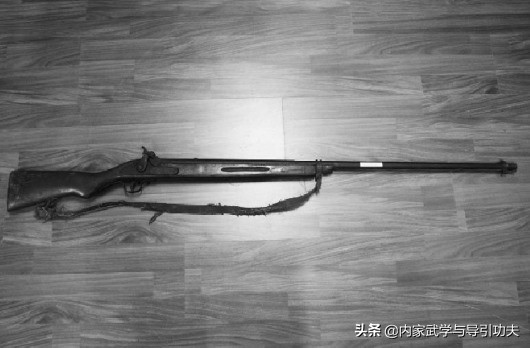 盤點單田芳先生經典評書《亂世梟雄》中出現的武器槍支