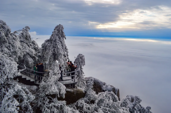 想和你分享，九華山花臺的初雪