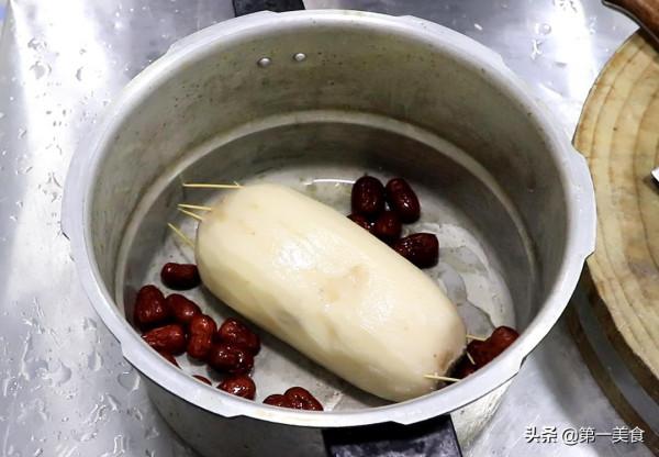 一節蓮藕,一把糯米,廚師長分享江米灌藕家庭版,香甜軟糯吃不膩 一節蓮藕,一把糯米,廚師長分享江米灌藕家庭版,香甜軟糯吃不膩