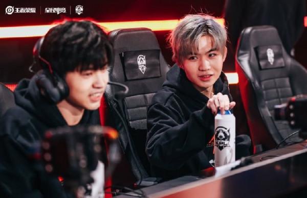 強悍雙C 釺城&;九尾:陌生金雨之下,堅持所愛再出發 強悍雙C 釺城&;九尾:陌生金雨之下,堅持所愛再出發