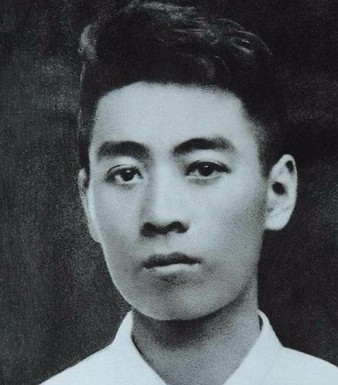 1955年授銜,開國元帥們除向主席敬禮外,為何也向總理敬了禮? 1955年授銜,開國元帥們除向主席敬禮外,為何也向總理敬了禮?