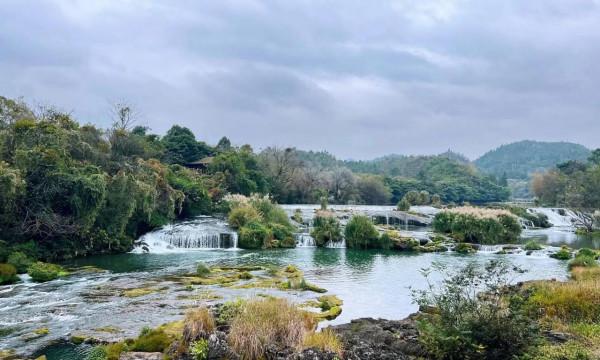 黃果樹瀑布冬季沒有枯流-瀑布壯觀、溪水清澈、岩石突兀