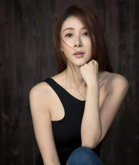 至今未婚的10位大齡女星,感情一個比一個精彩,最小的也有50歲 至今未婚的10位大齡女星,感情一個比一個精彩,最小的也有50歲