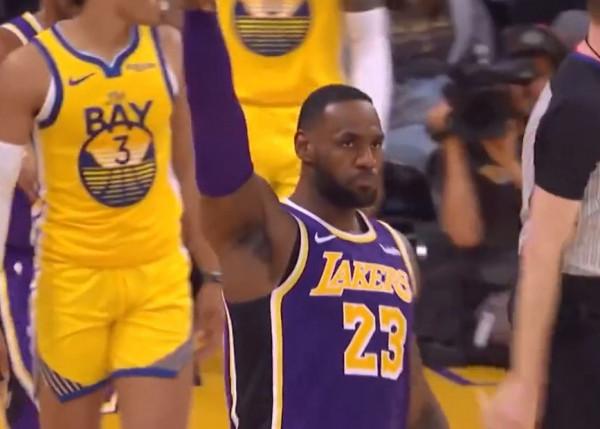 詹姆斯化身電視劇評論員，給出建議，導演表示：你行你上