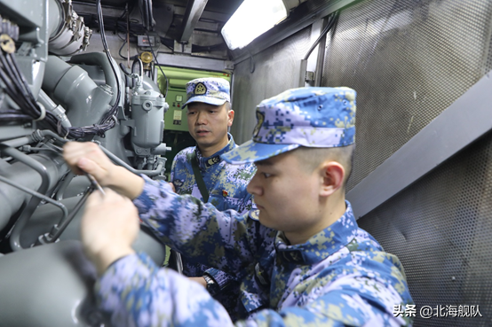牢記領袖訓令，西寧艦打響新年開訓“第一槍”