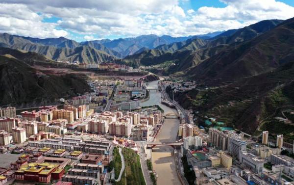 川藏線上最美的公路,比318公路還漂亮,只是走過的人不多 川藏線上最美的公路,比318公路還漂亮,只是走過的人不多