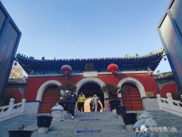 打卡北京最魔幻的寺廟，藏在門頭溝深山裡，看完極為震撼