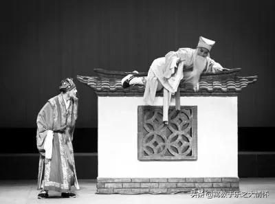 農村老母親去世,三個兒子各自在自家設靈堂,兄弟恩怨難解 農村老母親去世,三個兒子各自在自家設靈堂,兄弟恩怨難解