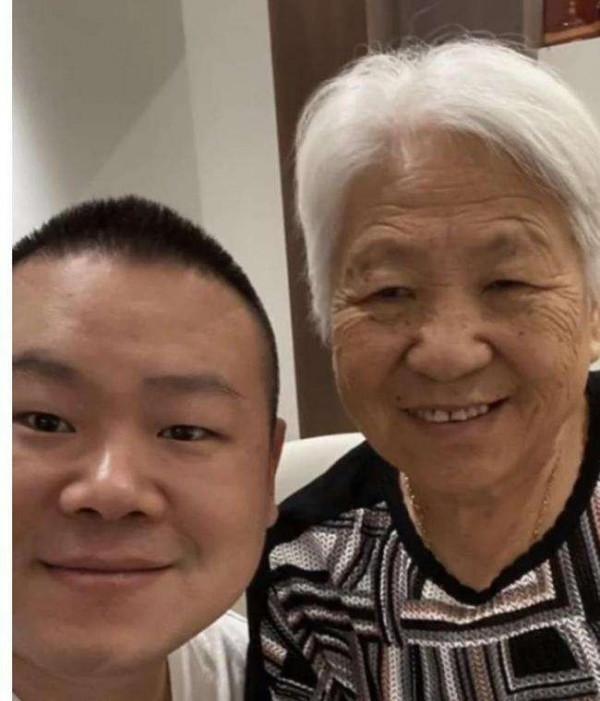 7位娛圈好女婿：師小紅照顧聾啞岳父母，鄧超給岳母介紹老伴兒