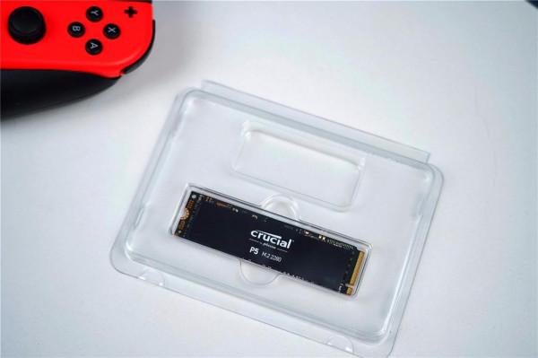 當英睿達P5遇到擁有專利的安鈦克DF700 FLUX機箱,新的篇章開始了 當英睿達P5遇到擁有專利的安鈦克DF700 FLUX機箱,新的篇章開始了