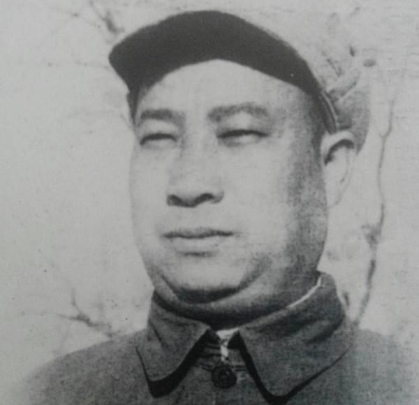 獨臂賀炳炎率部大破馬家軍騎兵旅,匪旅長舉獨臂投降:另一隻斷了 獨臂賀炳炎率部大破馬家軍騎兵旅,匪旅長舉獨臂投降:另一隻斷了