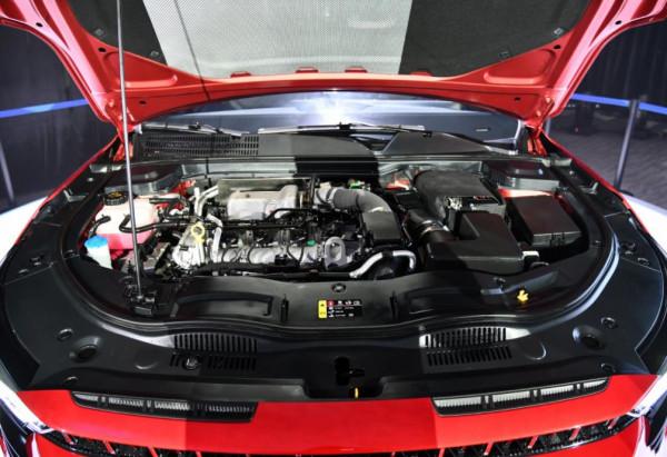 第一眼看成馬自達CX-4，奔騰B70S首發亮相，可堪大用？