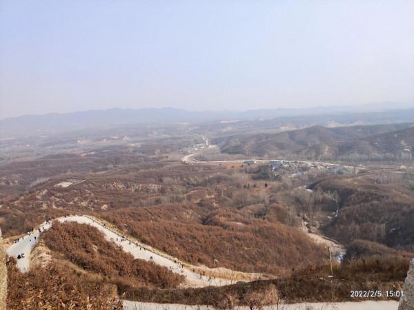 遊狀元川景區：不見傳說劉秀床，只見山頂遊樂場
