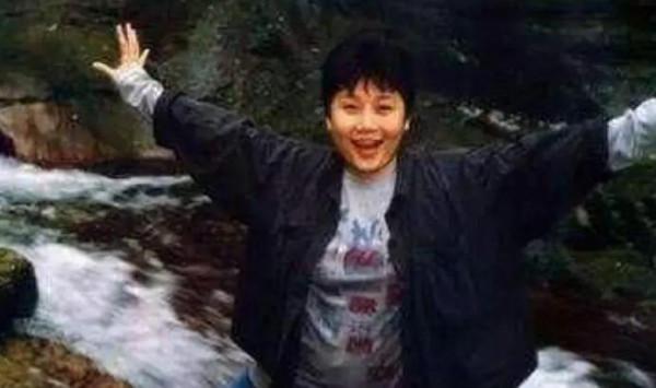 27歲走紅，34歲當尼姑，消失24年，“好人一生平安”李娜經歷了啥