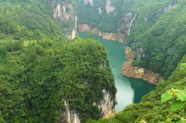 貴州一“懶人”景點太舒服了,全程可乘船,碧玉水中游不停 貴州一“懶人”景點太舒服了,全程可乘船,碧玉水中游不停