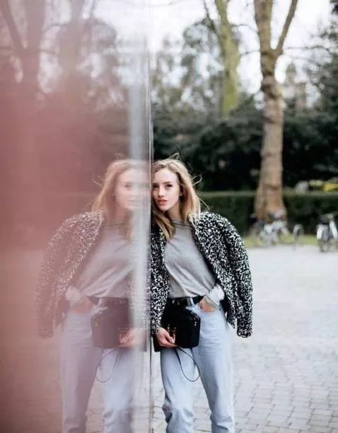 穿衣榜樣｜時尚博主Sarah Mikaela的高質量成長記