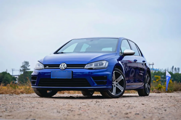 206kW、380Nm的高爾夫R,感受真正的“藍色閃電” 206kW、380Nm的高爾夫R,感受真正的“藍色閃電”